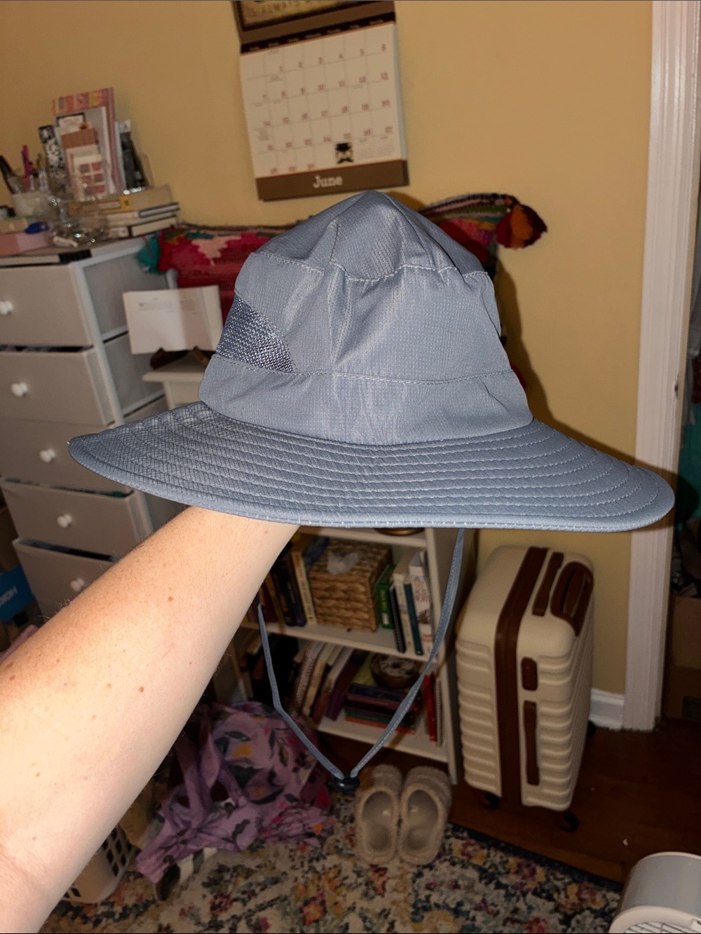 NWT Wide-Brim Sun Hat with Chin Strap &ponytail hole